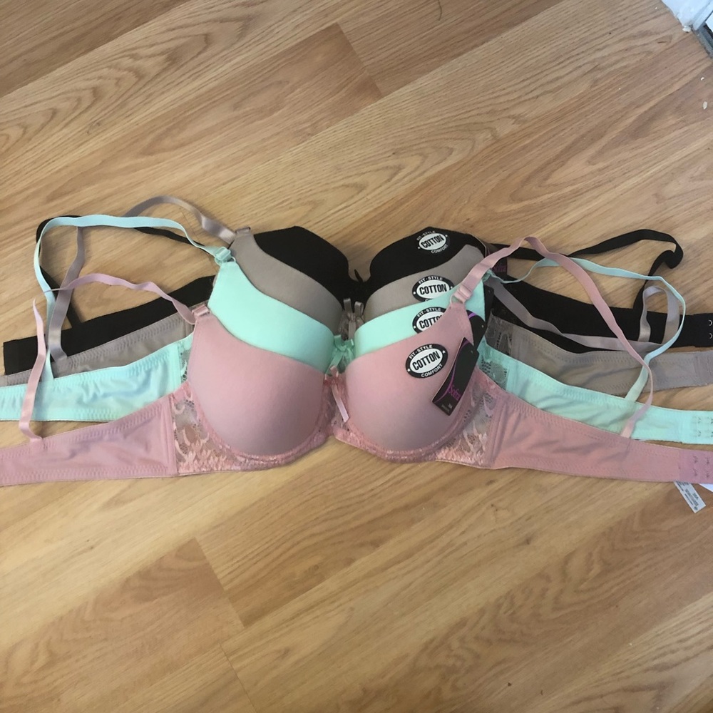 Set of 4 Bras - Size 36A